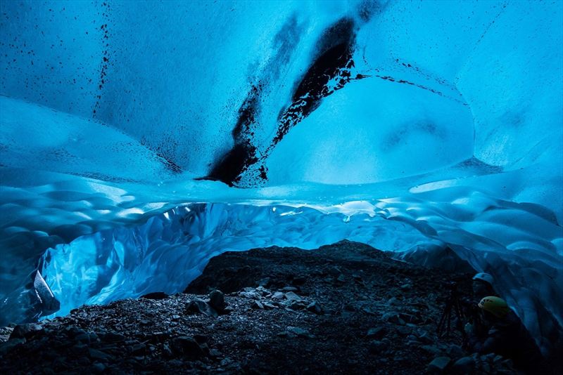 These pictures of the frozen world of the Vatnajökull Glacier were made possible through Sony’s new sensor technology, allowing incredibly detailed low-light photography. Renowned local guides Einar Runar Sigurdsson and Helen Maria explored the frozen world of the Vatnajökull Glacier in Iceland using Sony’s latest digital cameras, the RX10 II and RX100 IV, which feature the world’s first 1.0 type stacked Exmor RS CMOS sensor. This picture: The ABC cave For further information please contact Rochelle Collison at Hope & Glory PR on 020 7014 5306 or at rochelle.collison@hopeandglorypr.com Copyright: © Einar Runar Sigurdsson / Sony