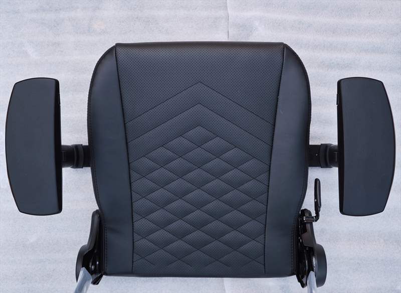 Noblechairs Hero (13)