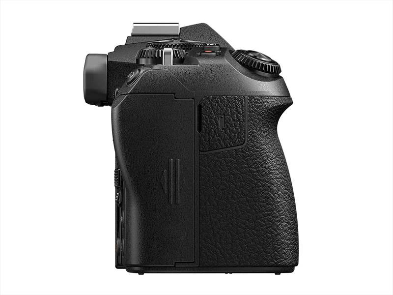 Olympus OM-D E-M1 Mark III - 1 (4)