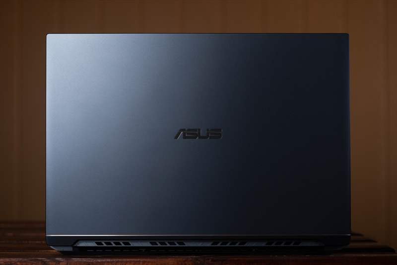 ASUS StudioBook Pro X W730G5T 01 (37)